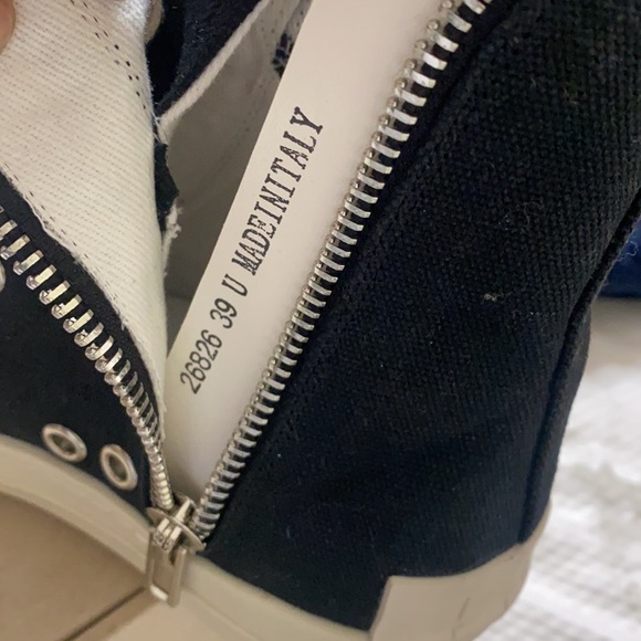 Shoes - Picture 4 of 7